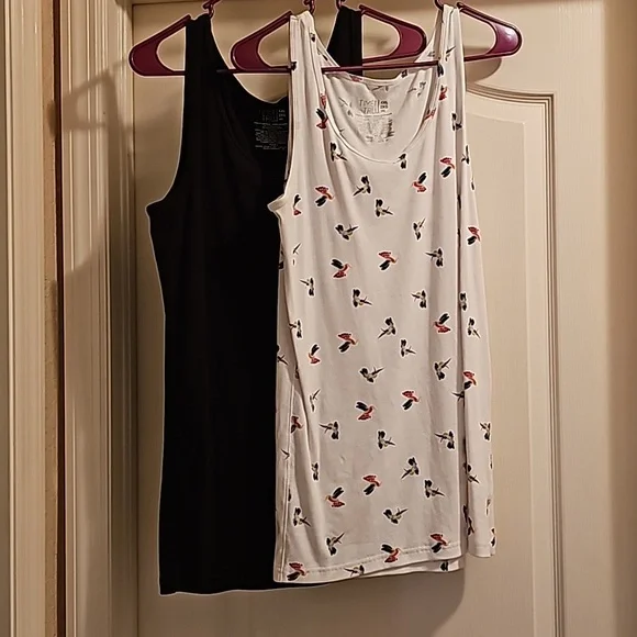 🎉HOST PICK 🎉 TANK TOPS - Picture 8 of 8